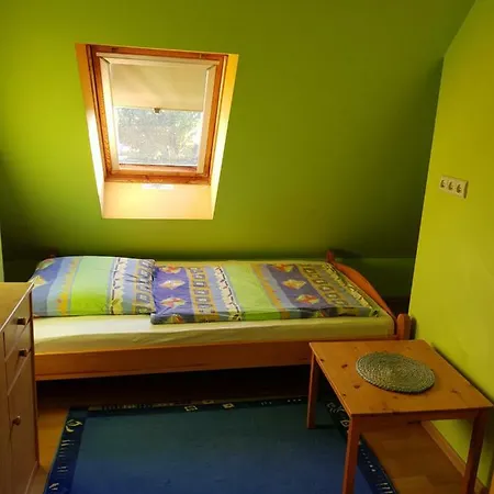 Δωμάτια σε οικογενειακή κατοικία Elexia