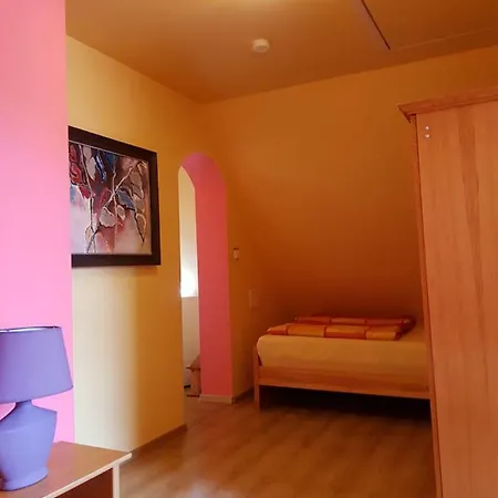 Δωμάτια σε οικογενειακή κατοικία Elexia